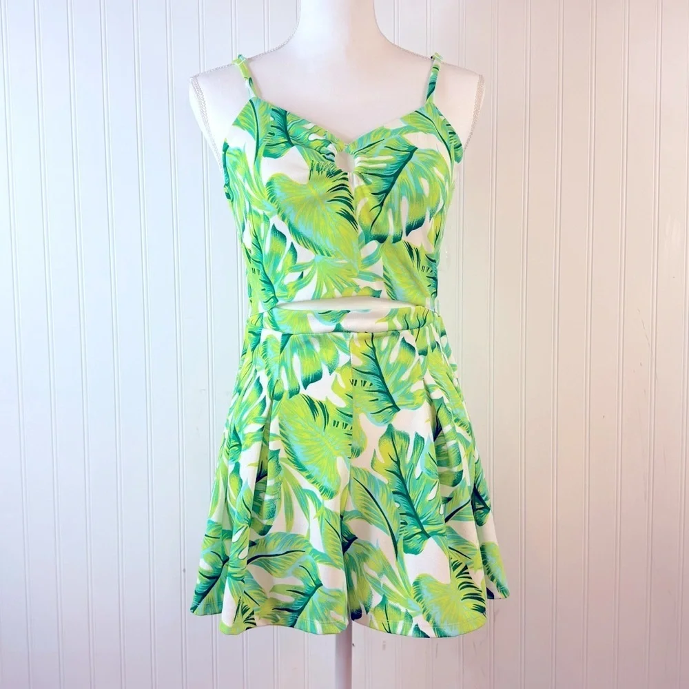 Madden NYC Lime Green Tropical Floral Short Knit Romper – Size Medium – NWOT
